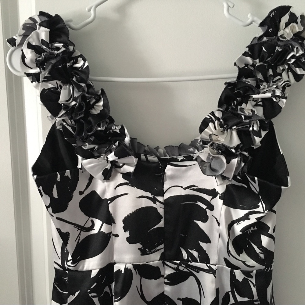 WHBM Gorgeous Floral Cocktail Dress 👗 - Picture 6 of 12